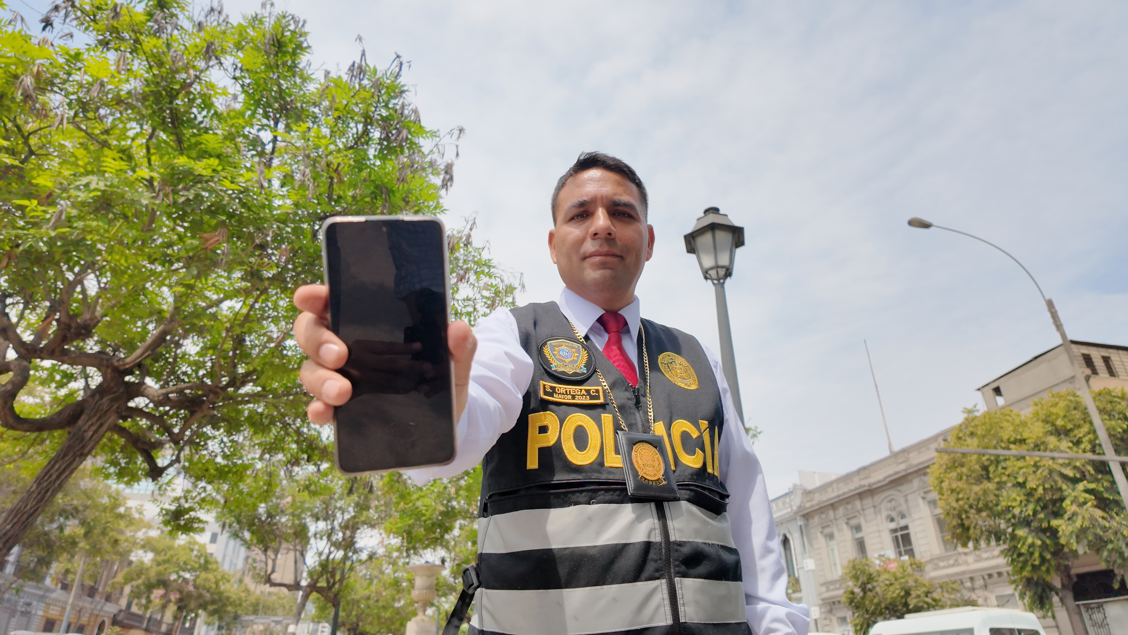 policia estafas whatsapp