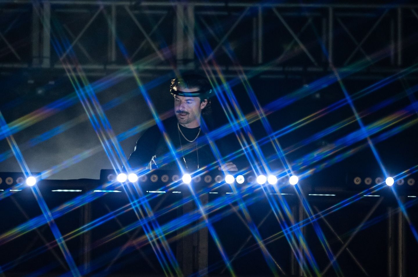 Axel Christofer Hedfors, o mayormente conocido por su nombre artístico «Axwell»