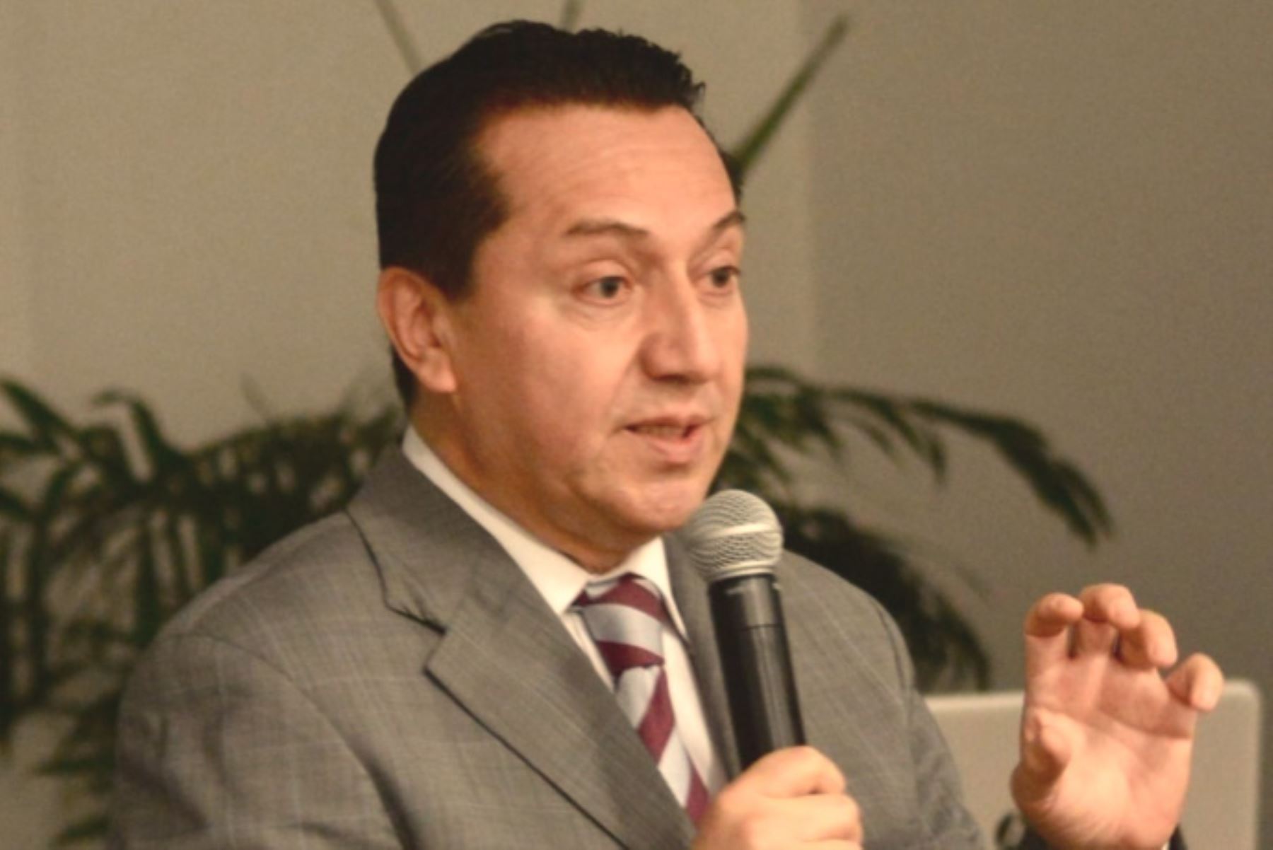 Luis Benavente.