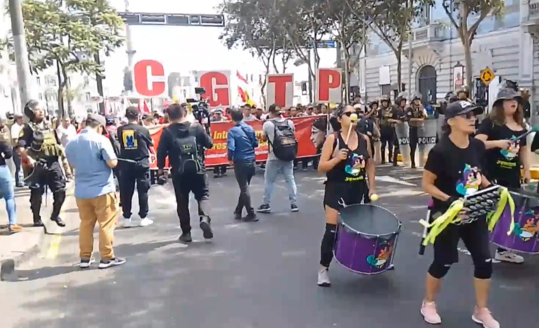 Marcha intentó llegar a Palacio de Gobierno, pero Policía lo impidió.