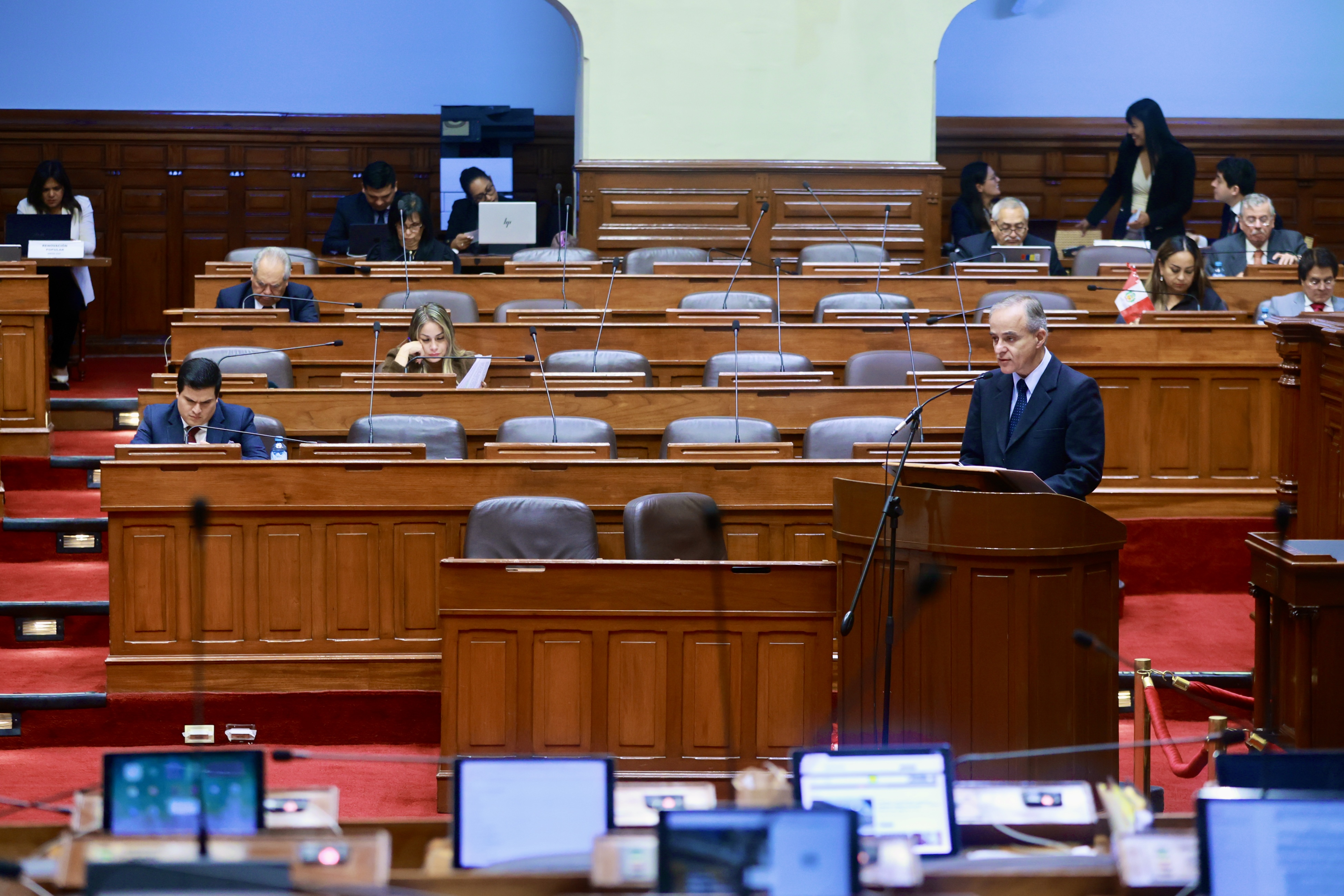 Jorge Luis Montero en el Congreso