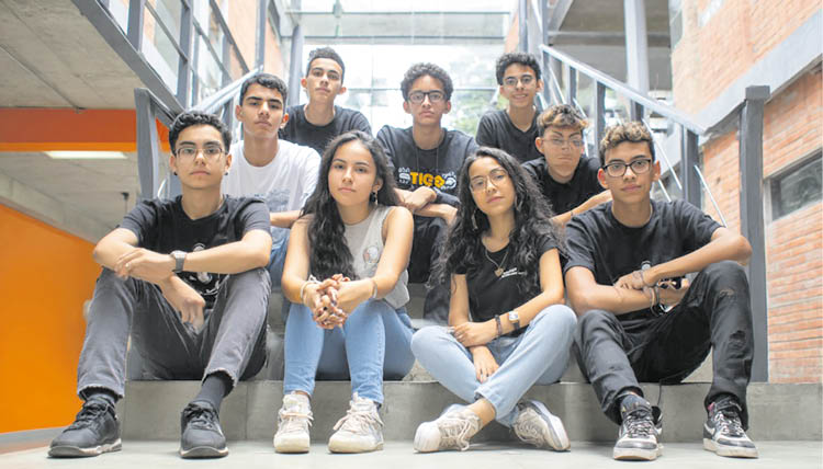 El futuro es joven. Las nuevas generaciones abordan los problemas sociales y económicos priorizando innovación y sostenibilidad.