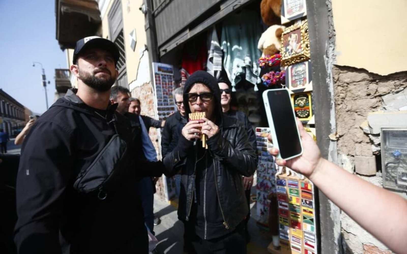 Green Day llegó a Lima a un día de su esperado concierto en el Estadio de San Marcos.