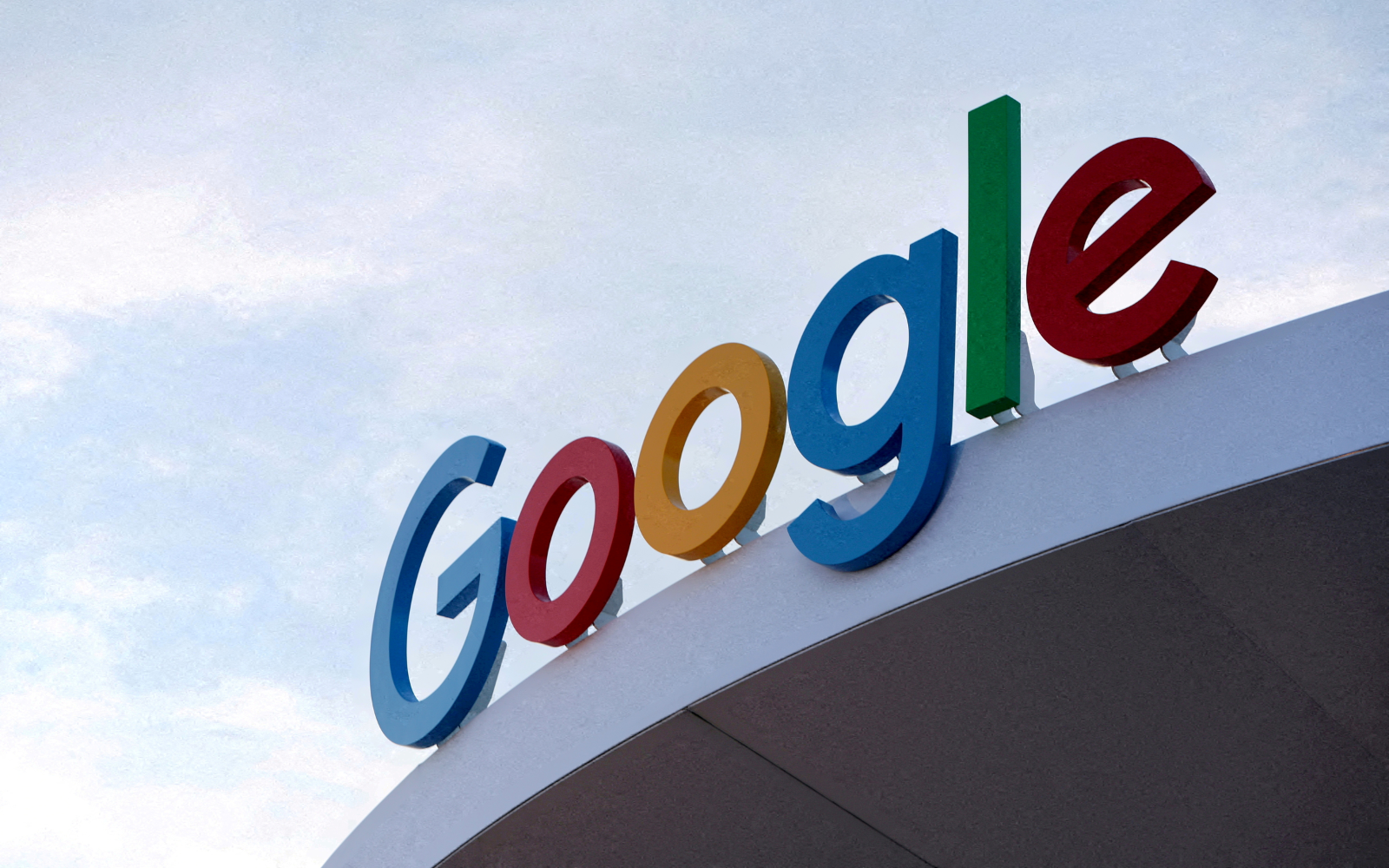 Condenan a Google a pagar fuerte multa por recopilación fraudulenta de datos