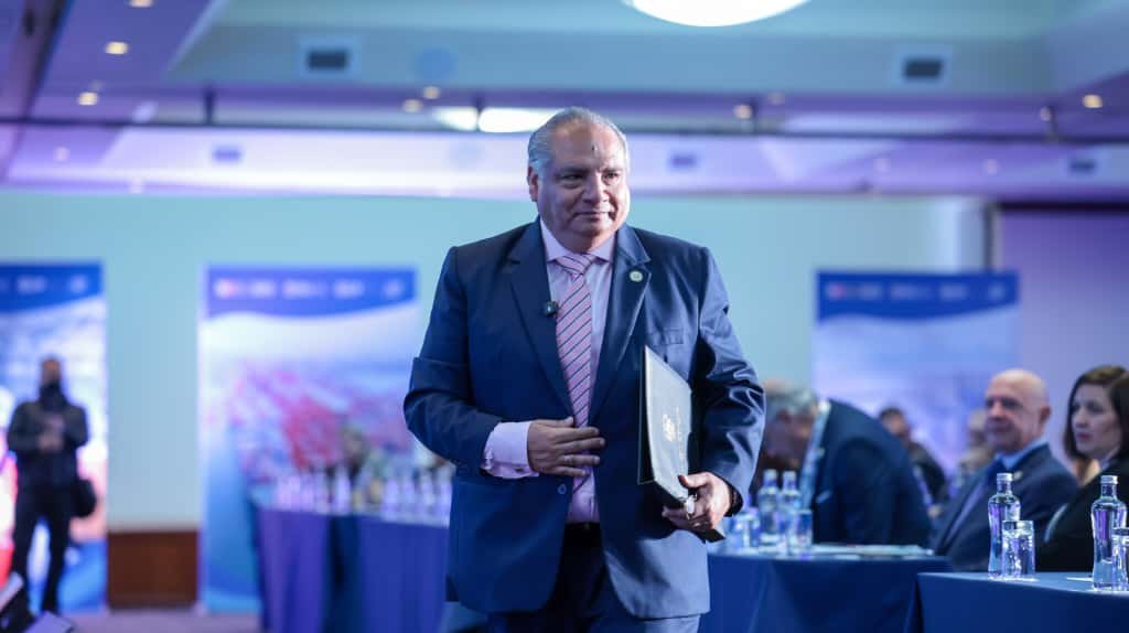 César Sandoval