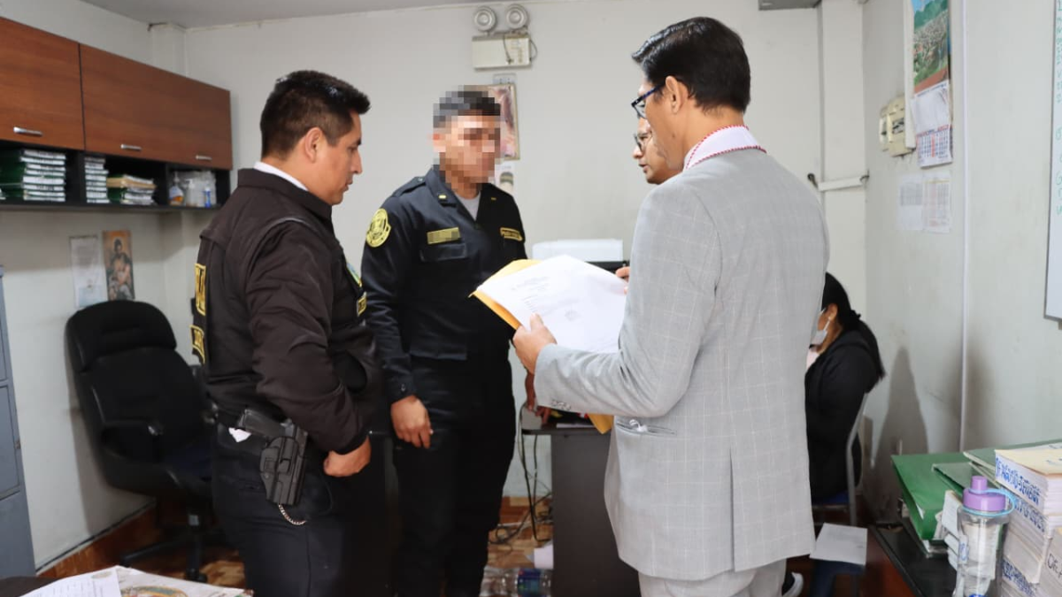 policias