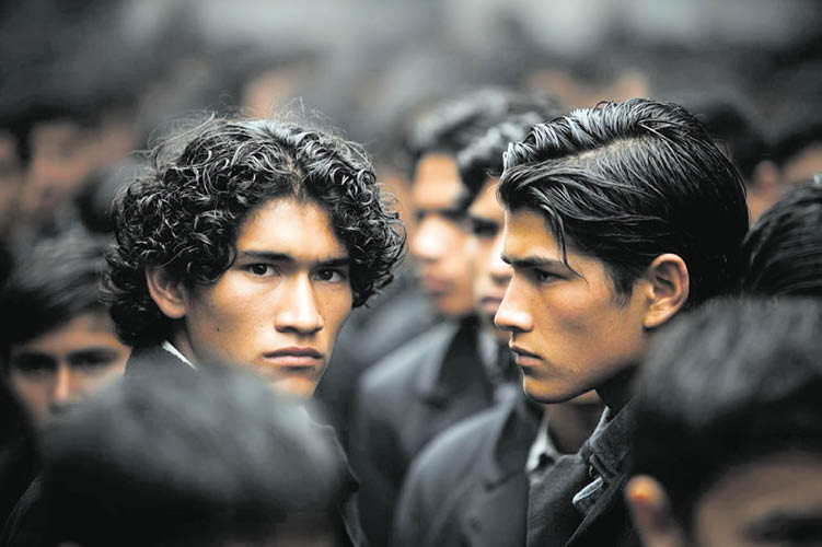 ¿Y LAS BECAS? El presupuesto 2026 no menciona ninguna de las 38 mil becas prometidas .