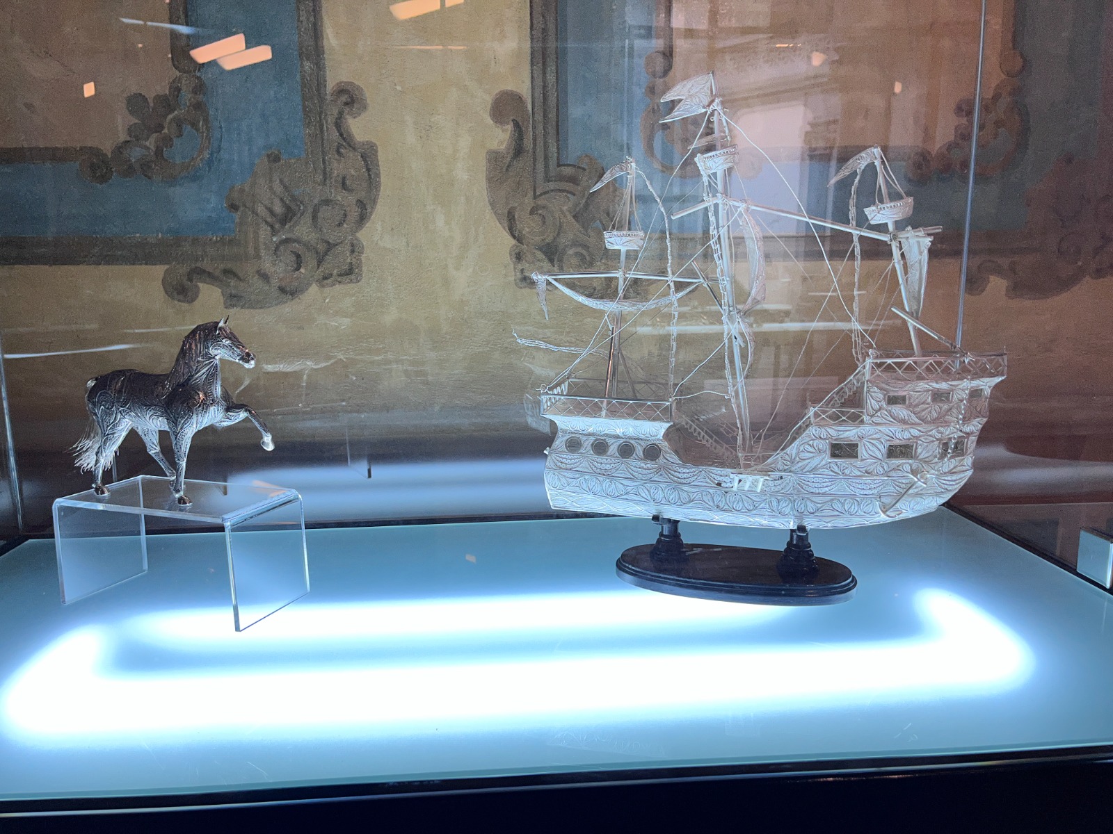 Exposición de platería peruana.