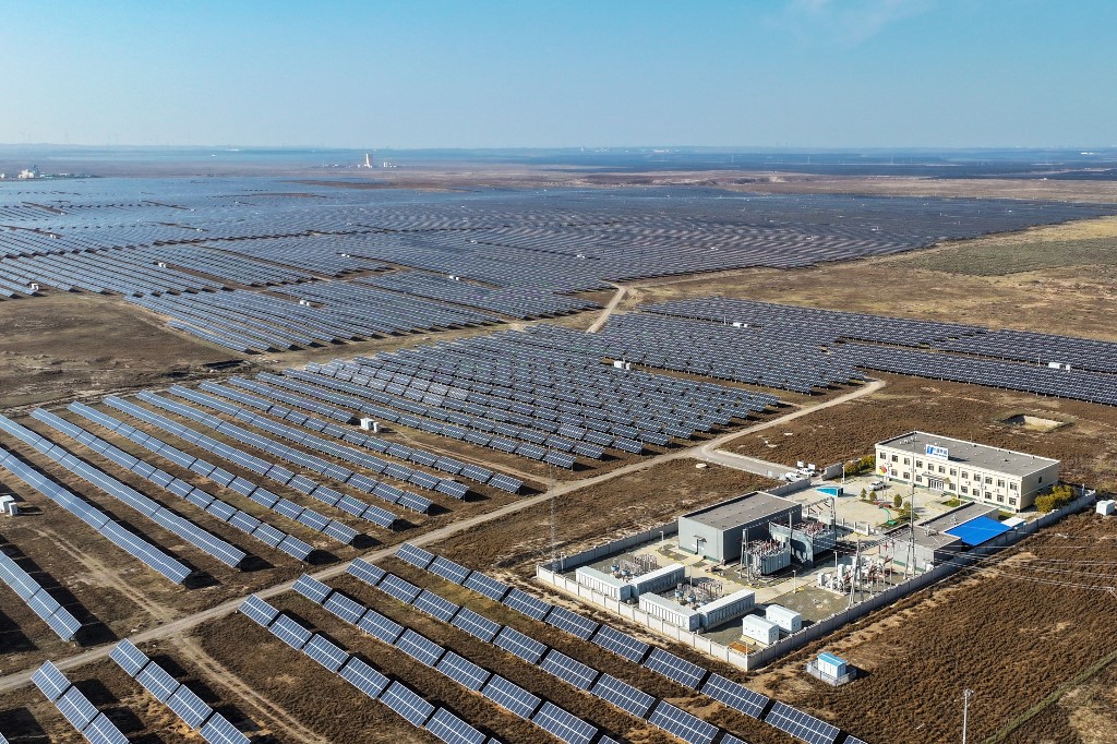 Granja solar en China. Foto: AFP