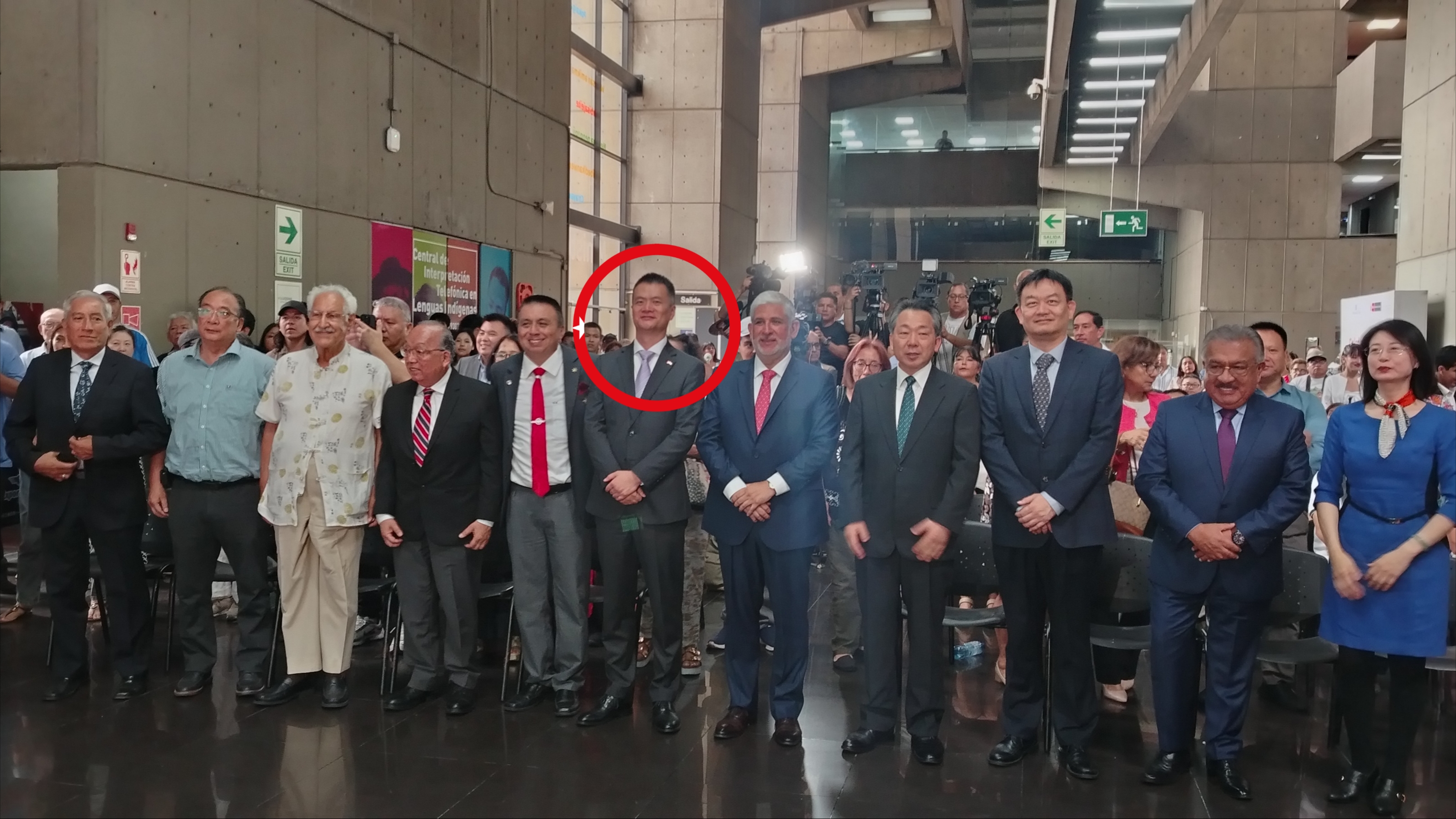 Embajada China no responde si autorizó a Zhihua Yang a coordinar con José Jerí.