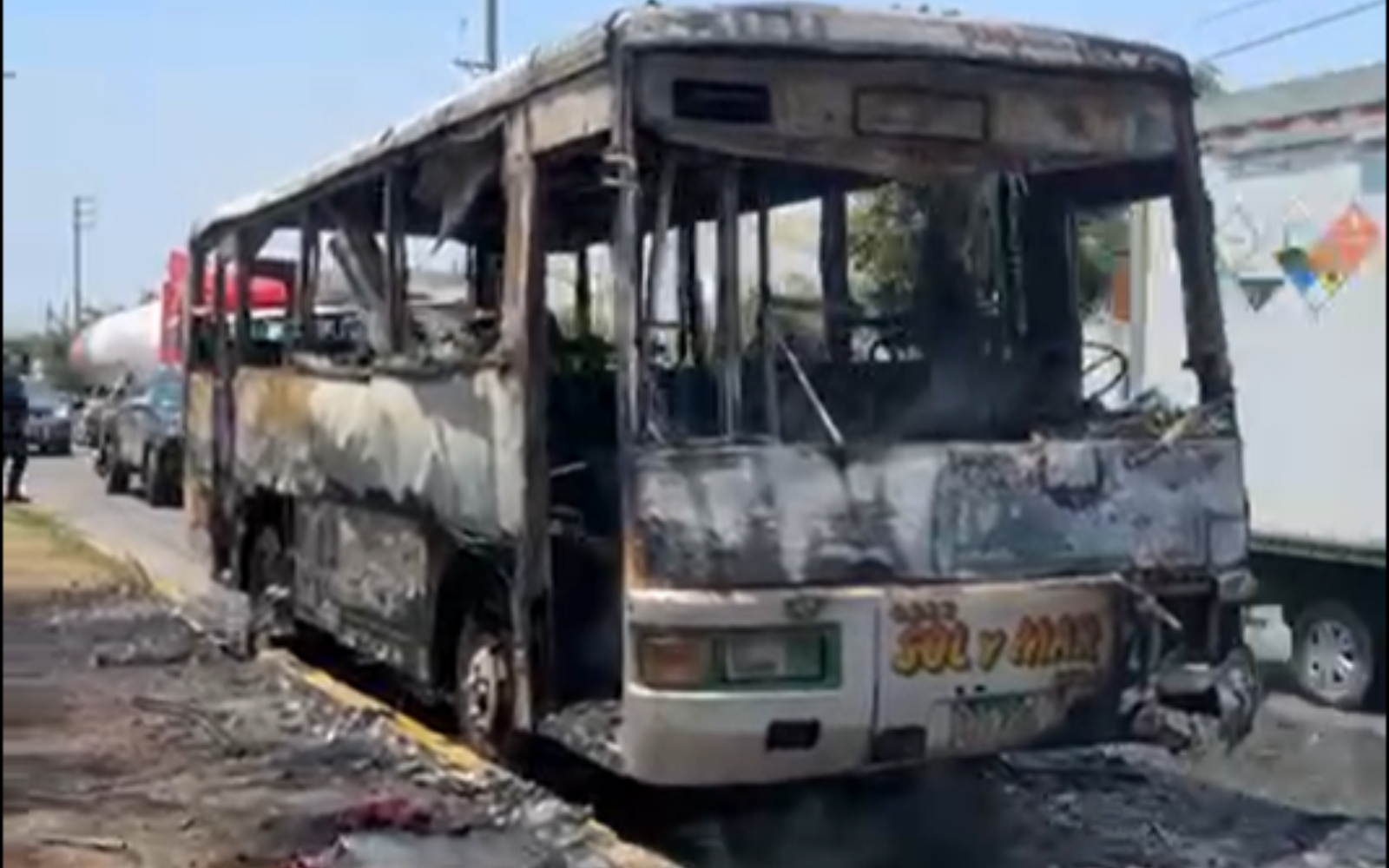 Callao bus de transporte público se incendia cerca al antiguo aeropuerto Jorge Chávez