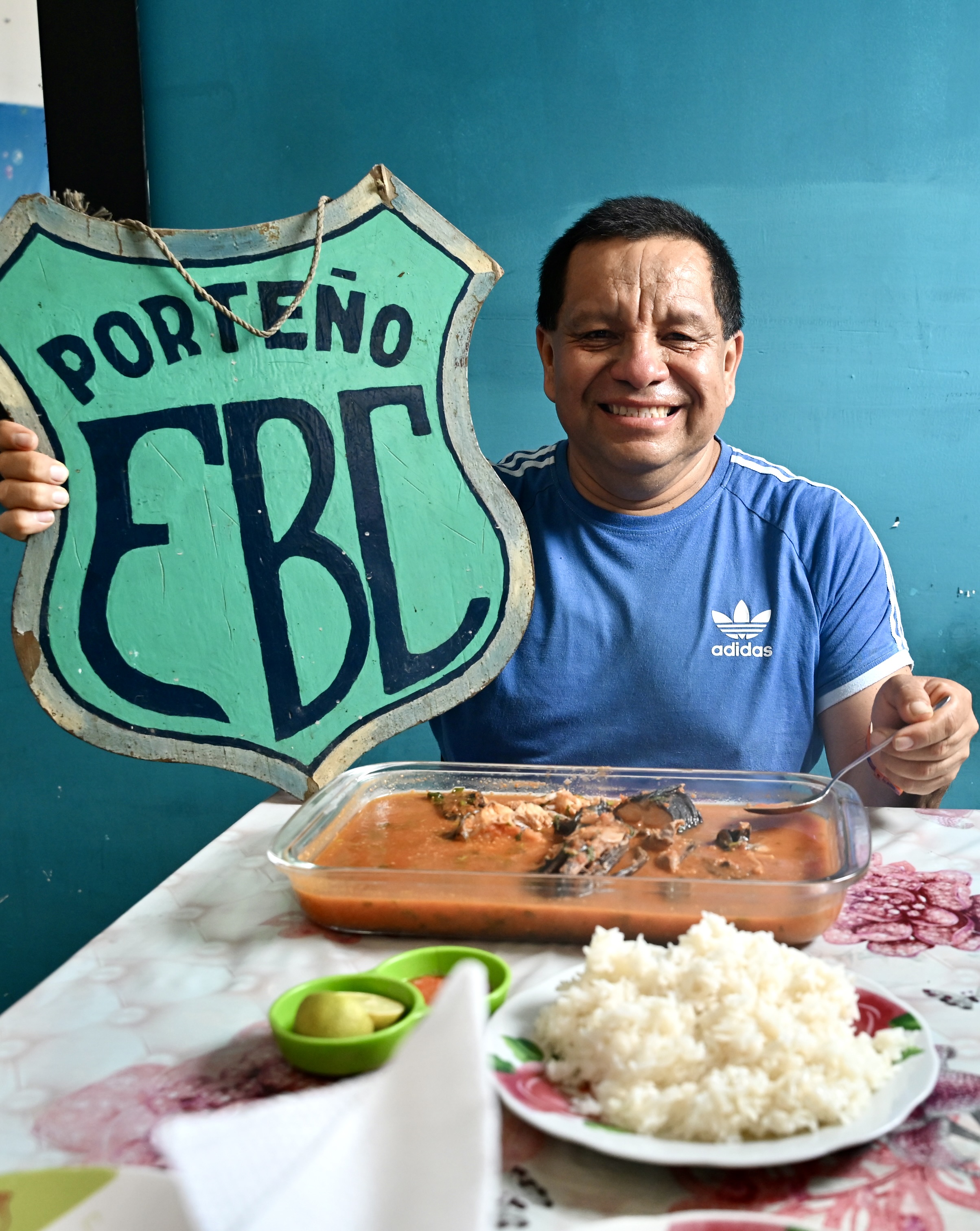 Dueño de la Cebichería La Casa de Cartón