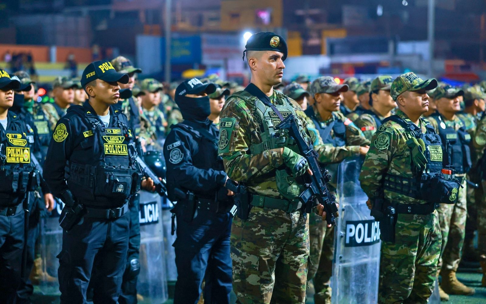 policias perú