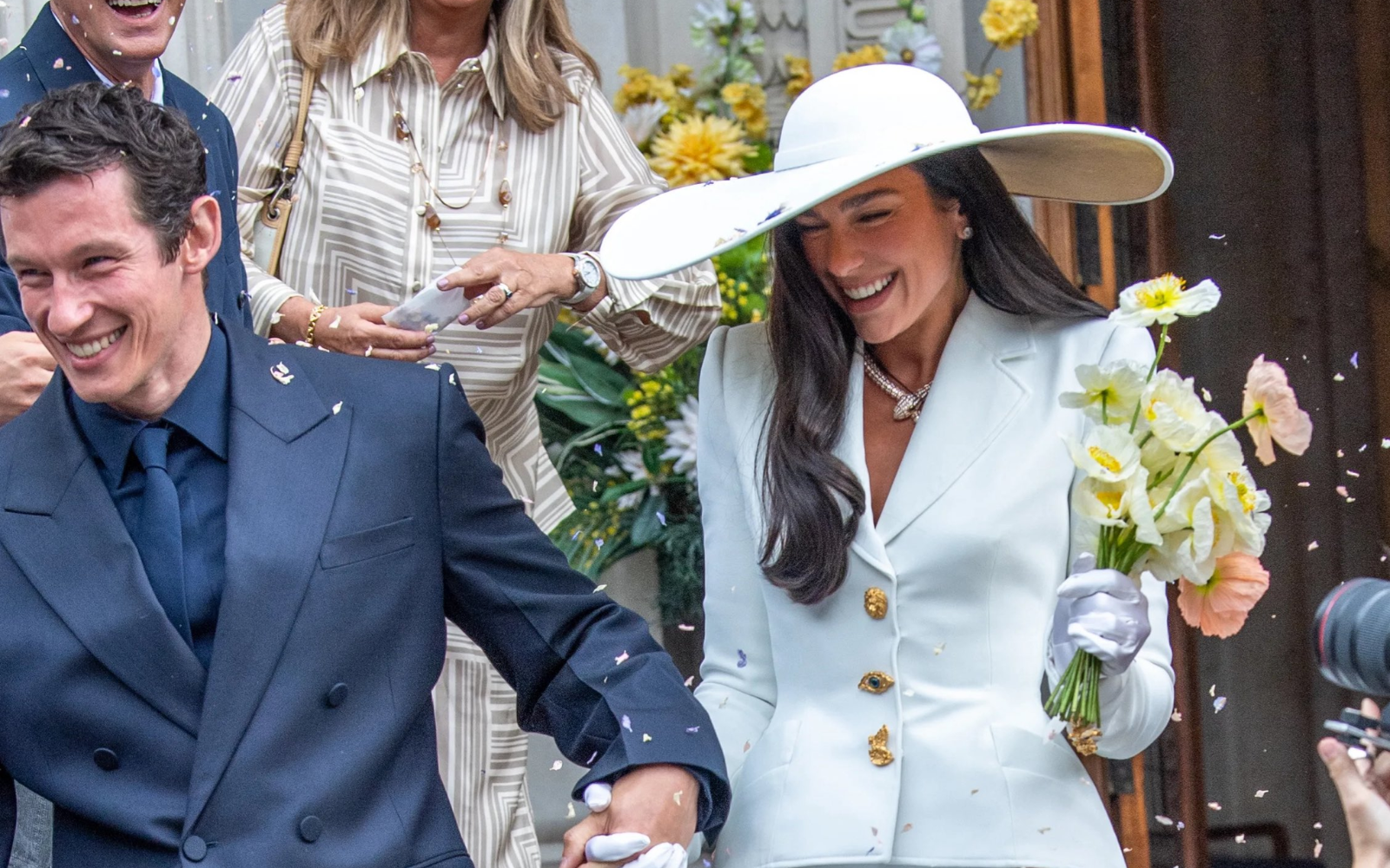 Dua Lipa y Callum Turner se dieron el 'sí, quiero' en una boda secreta en Londres