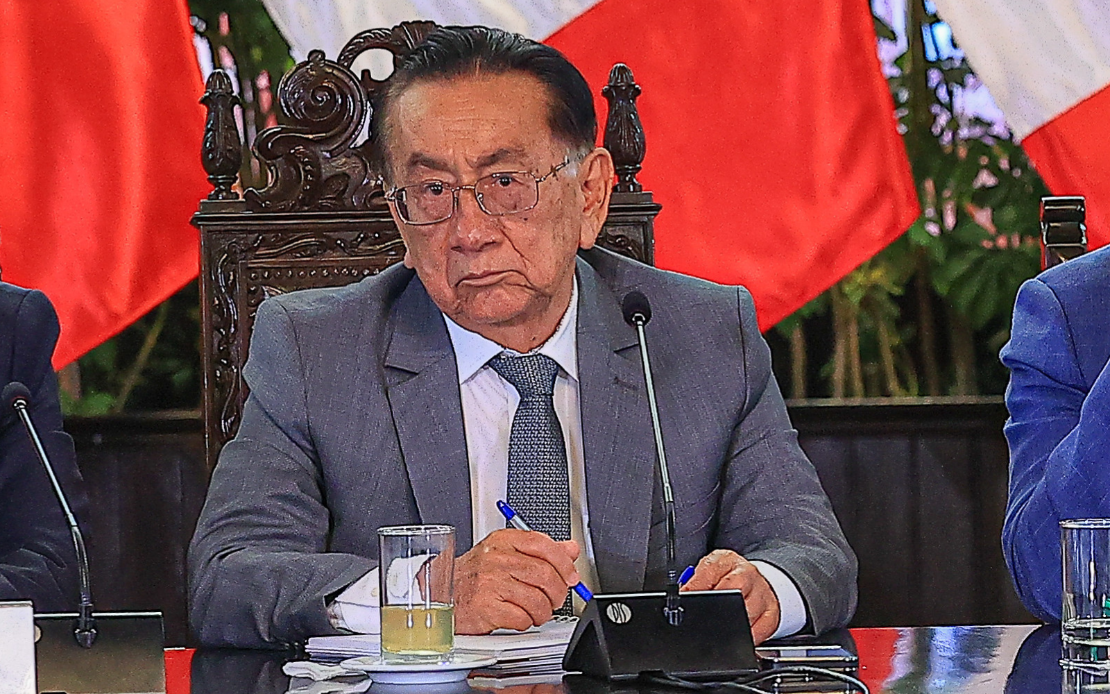 Proponen transmitir en vivo reuniones del gobierno
