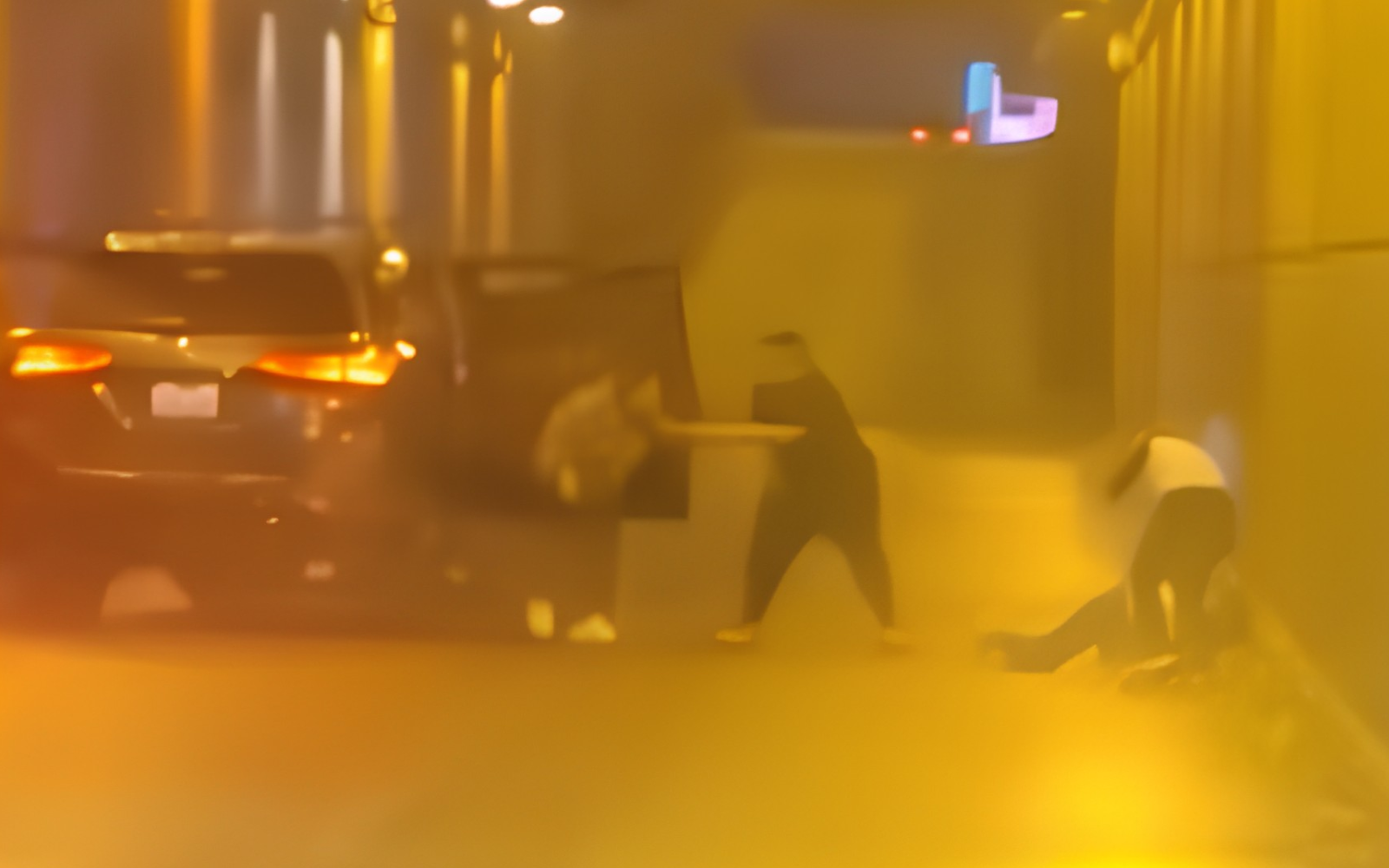 Delincuentes roban camioneta a familia en SJM