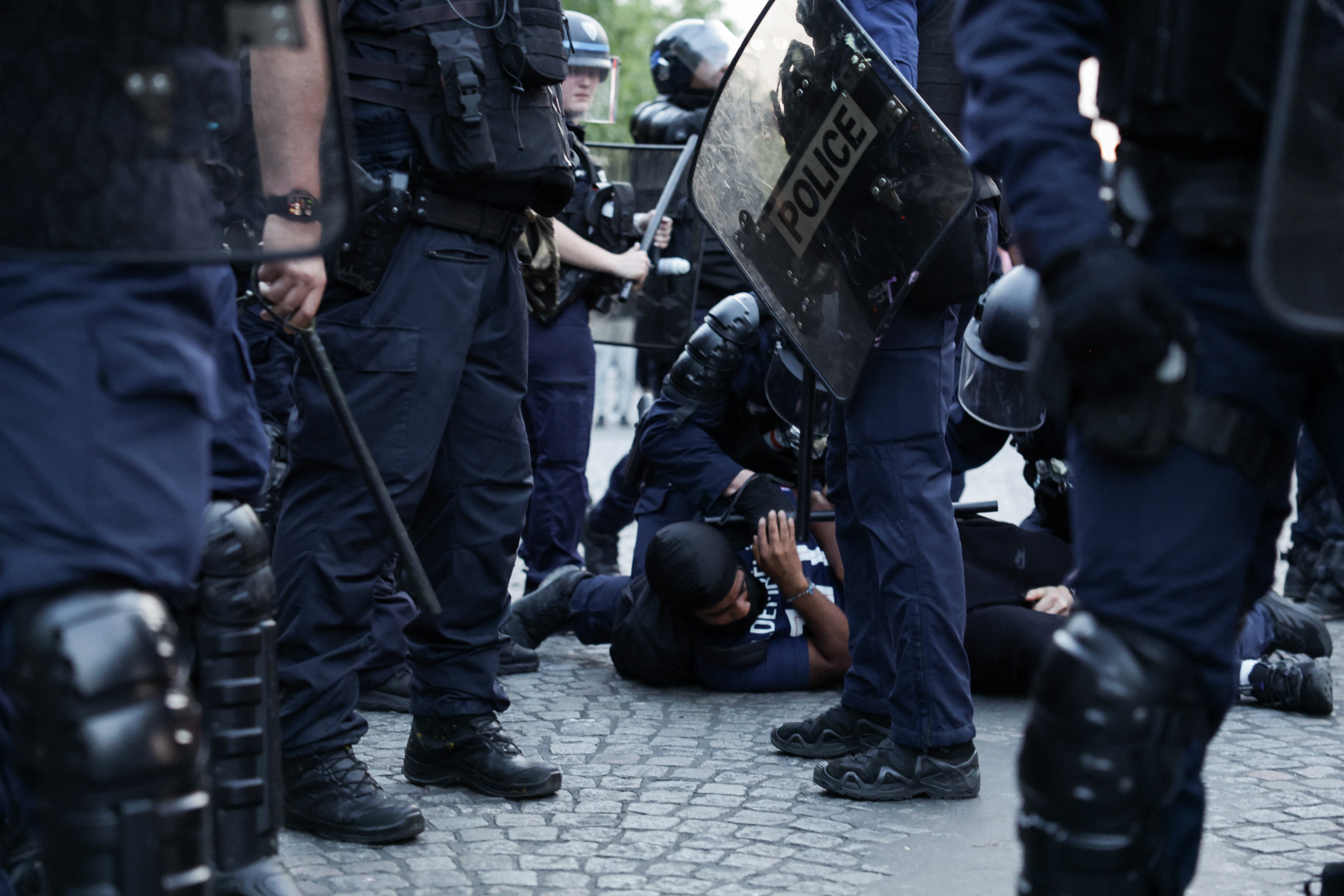 Cerca de 900 detenidos en Francia en las celebraciones del triunfo del PSG