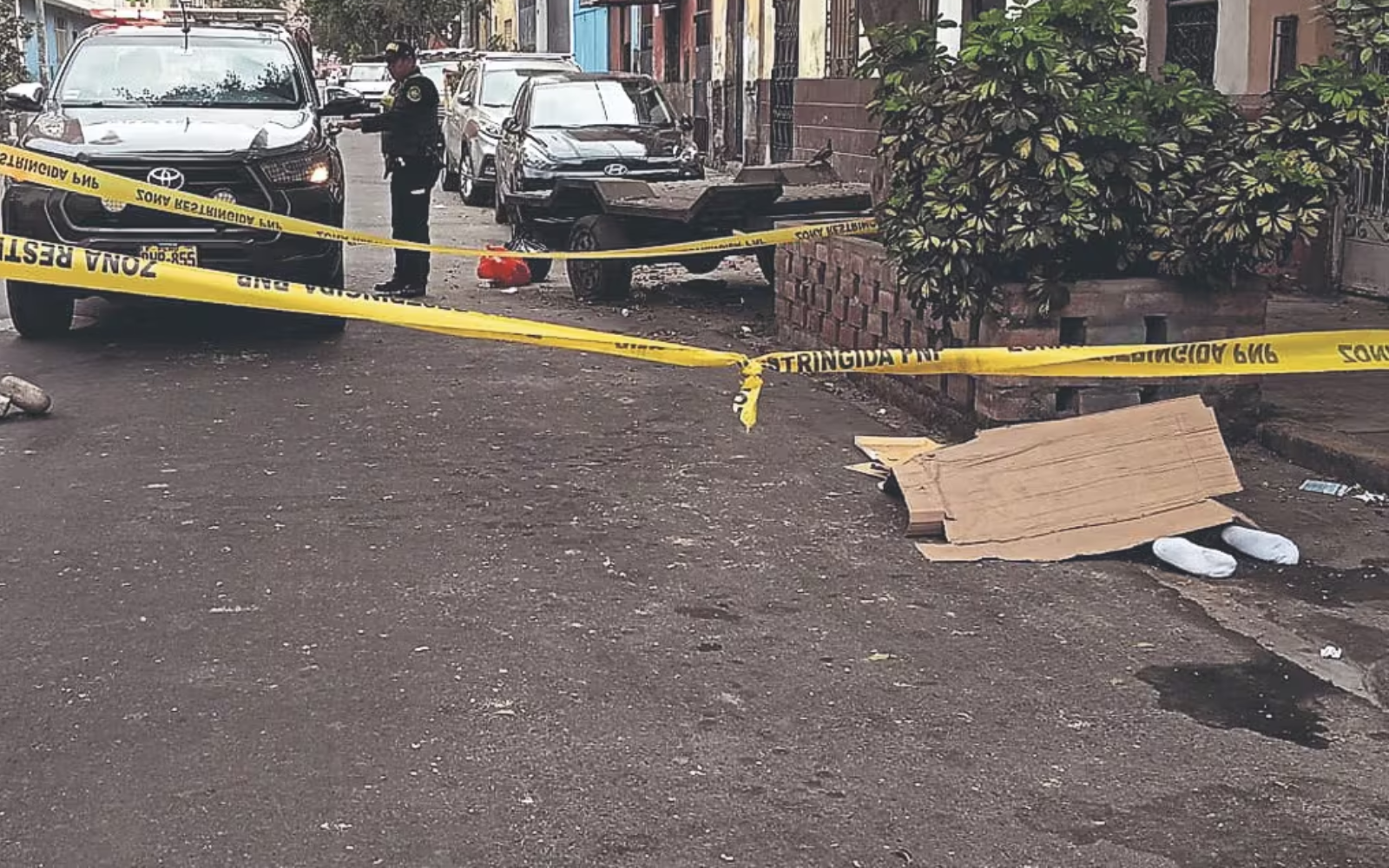 Cercado de Lima Lanzan cadáver de mujer des mujer asesinada a golpes
