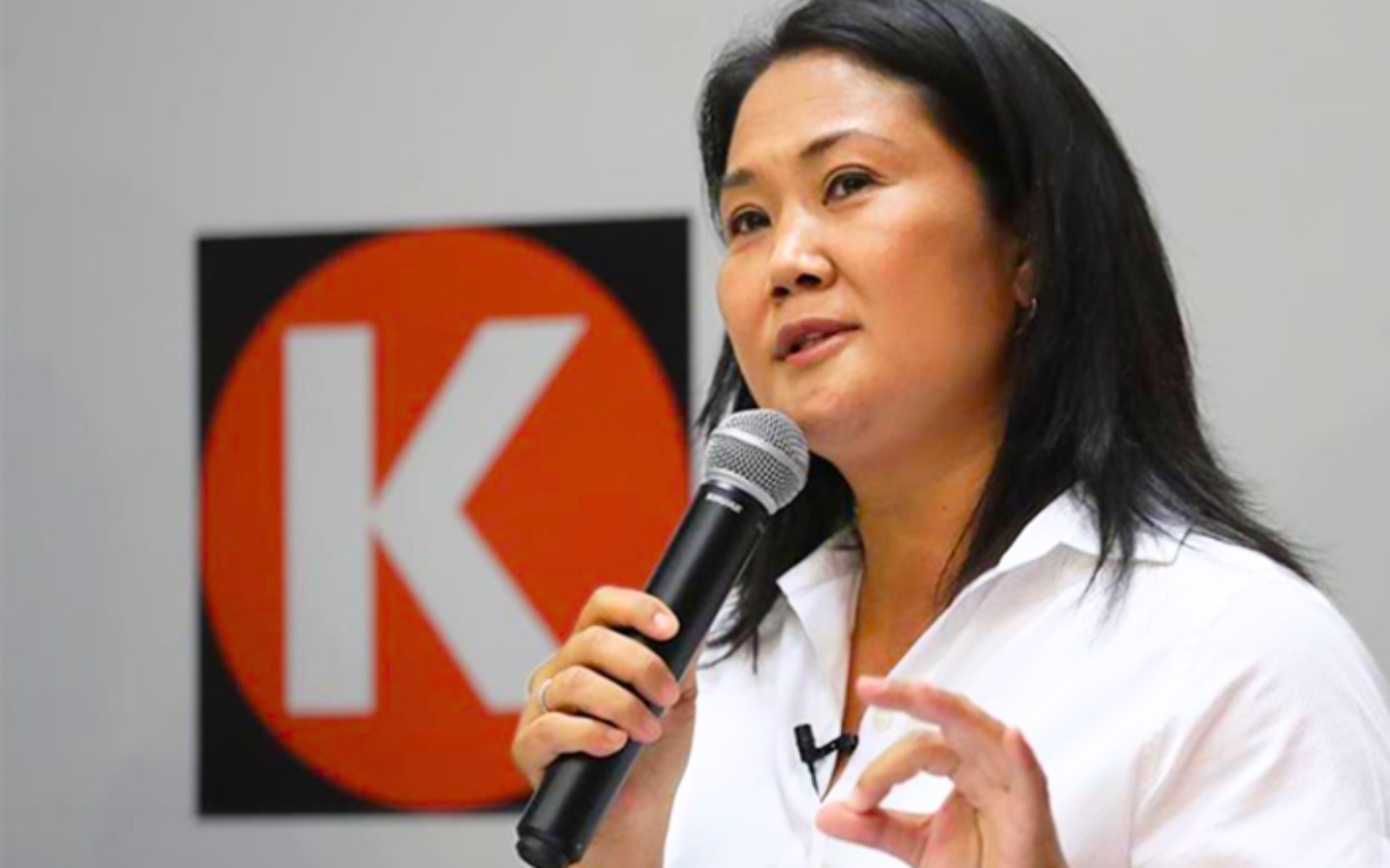 Keiko Fujimori Fuerza Popular tiene 95 mil personeros para 92 mil mesas de votación incluidas las serie 900
