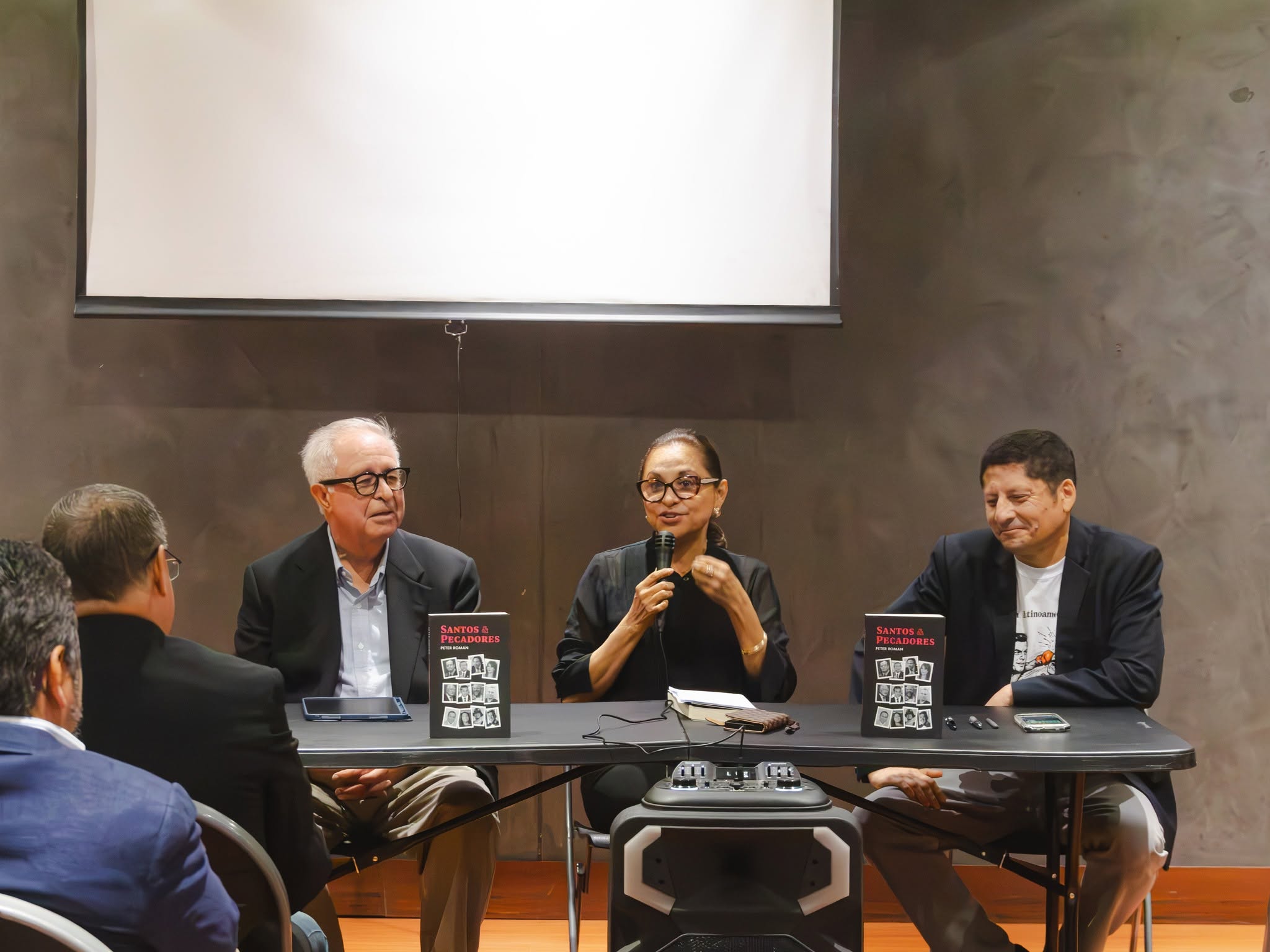 Presentación del libro de Peter Román