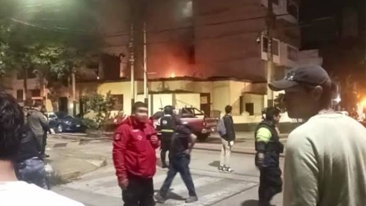 Incendio en Magdalena del Mar deja a tres familias damnificadas en el jirón Ayacucho