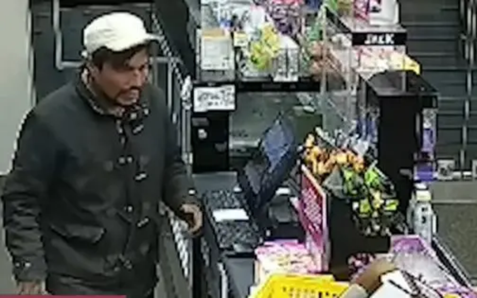 Sujeto aseguró que robó licor de minimarket por tristeza
