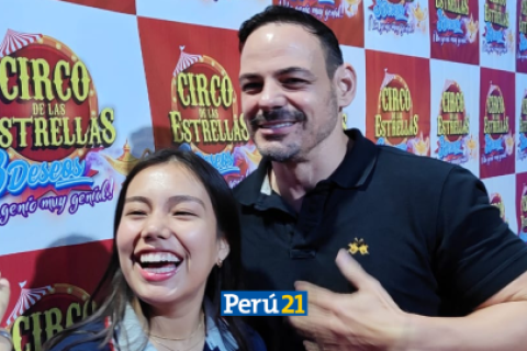 Mark Vito y su novia.