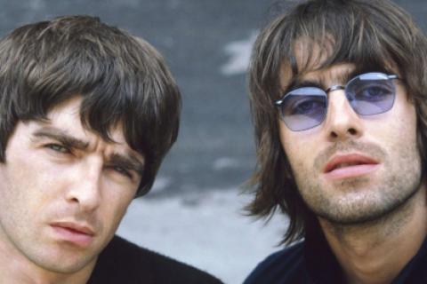 La banda británica Oasis confirmó que se vuelve a unir para una gira mundial de conciertos en 2025 a 15 años de su separación