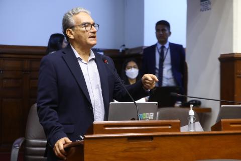 Alejandro Aguinaga.
