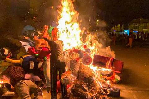 quema de muñeco año nuevo trujillo