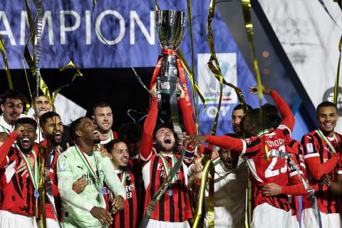 AC Milan remontó al Inter y se coronó campeón de la Supercopa de Italia