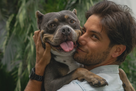 El actor adoptó a Menta en el año 2019. Foto: Facebook