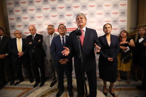 PERUANOS DE ESTADO