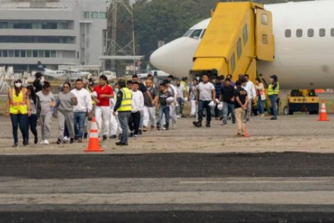 Peruanos deportados.