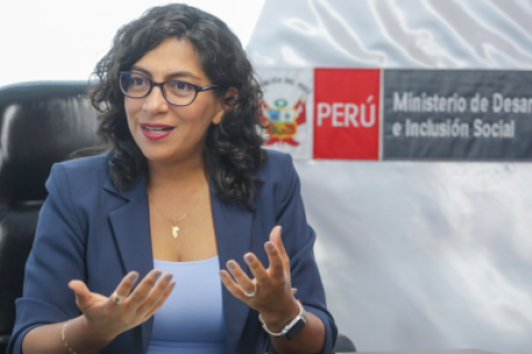 Ministra Leslie Urteaga responderá por niños intoxicados ante el Congreso