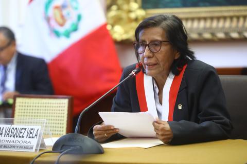 Tres sobrinos y una trabajadora cercana a su hija laboran en el despacho de la legisladora Lucinda Vásquez.