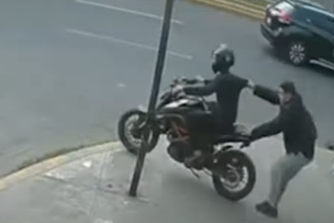 Capturan a ladrón de celulares