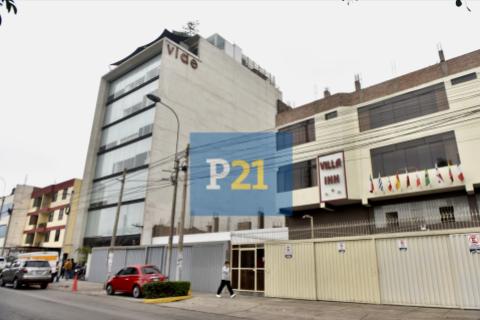 ALEJADO. El edificio, llamado Vide, se ubica a varios kilómetros del Palacio Legislativo y está al costado de un hotel. 