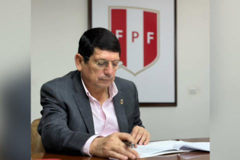 Selección Peruana Agustín Lozano prefirió ahorrar que clasificar al Mundial
