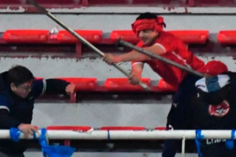 Tragedia en Avellaneda: una decena de heridos en pelea de hinchas de Independiente y U. de Chile
