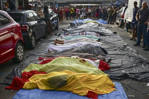 muertos tras operativo policial en Río de Janeiro. Foto: AFP