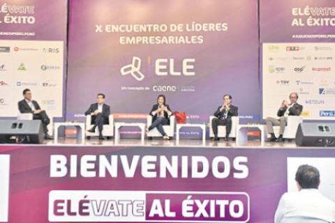 Encuentro entre líderes y el talento joven del Perú