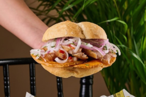 Pan con chicharrón