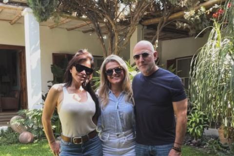 BEZOS EN PISCO