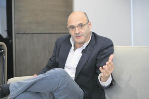 Dionisio Romero Paoletti (Javier Zapata)