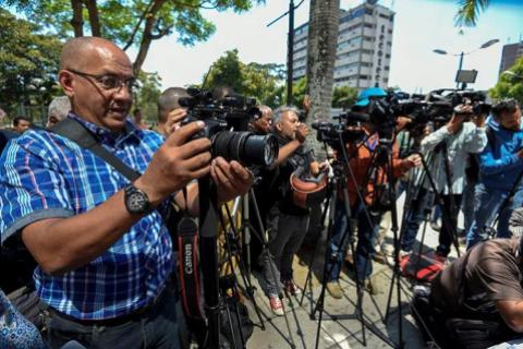 Detienen a 16 periodistas durante juramentación de Delcy Rodríguez