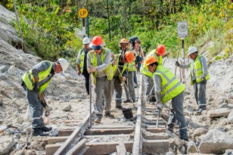 machu picchu tren acceso amazonico