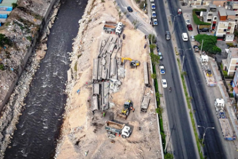Malecón Checa Inicia demolición de restos del antiguo puente Los Libertadores