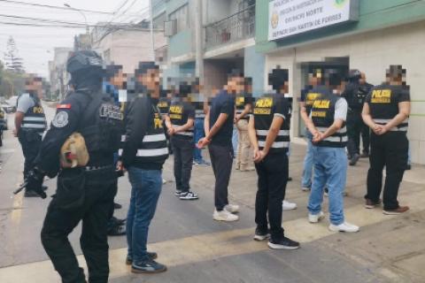 Policías