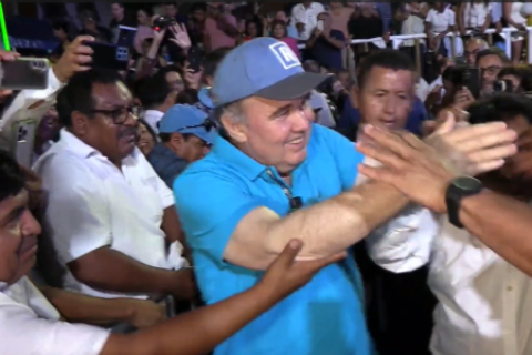 Rafael López Aliaga celebra sus 65 años con un fuerte llamado a la defensa del voto